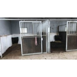 Distributeur de foin Ok-Plast 200L pour Chevaux
